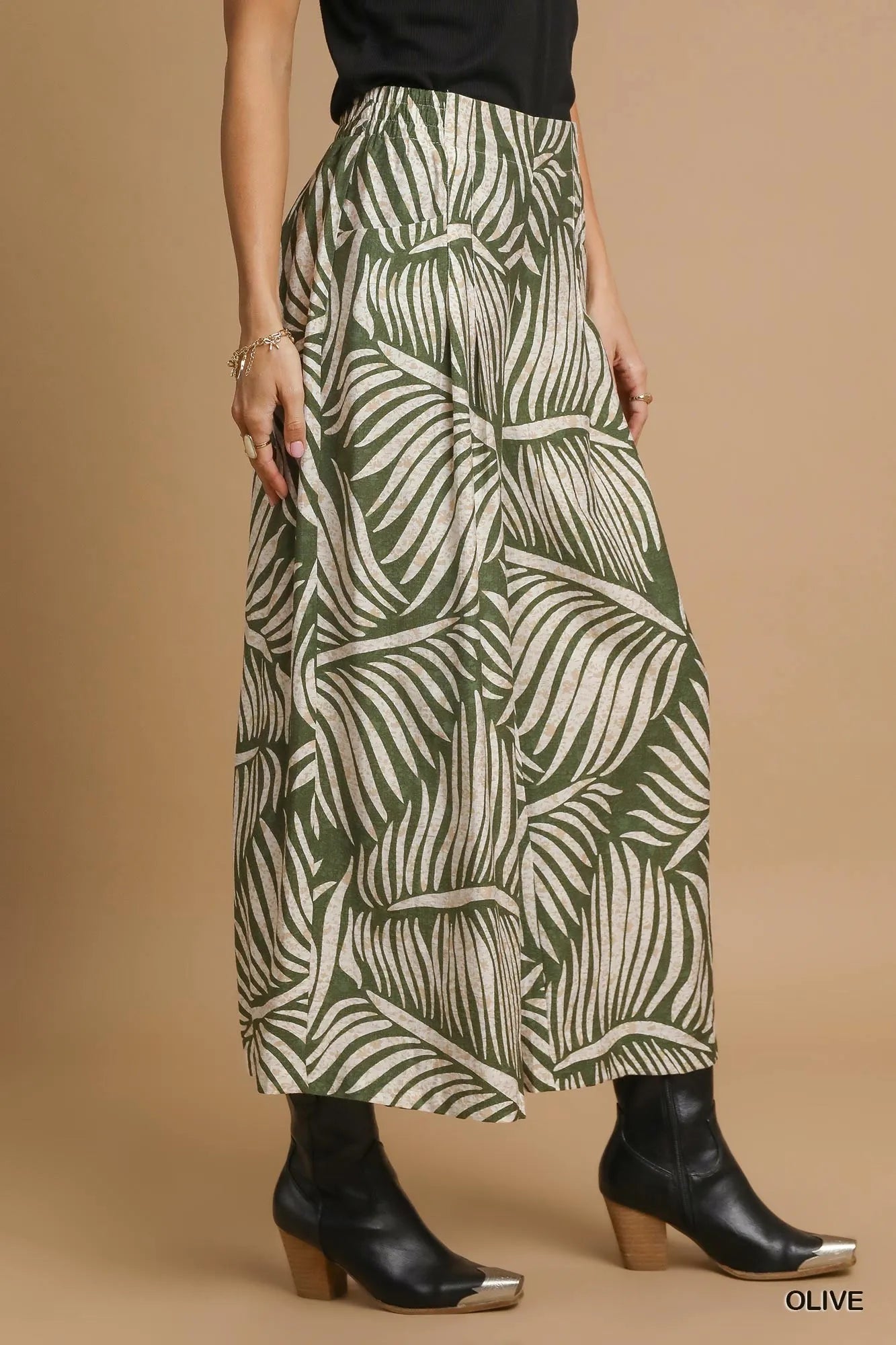 Image of Umgee Palm Leaf Print Wide Leg Culotte Pants | Queeble.shop