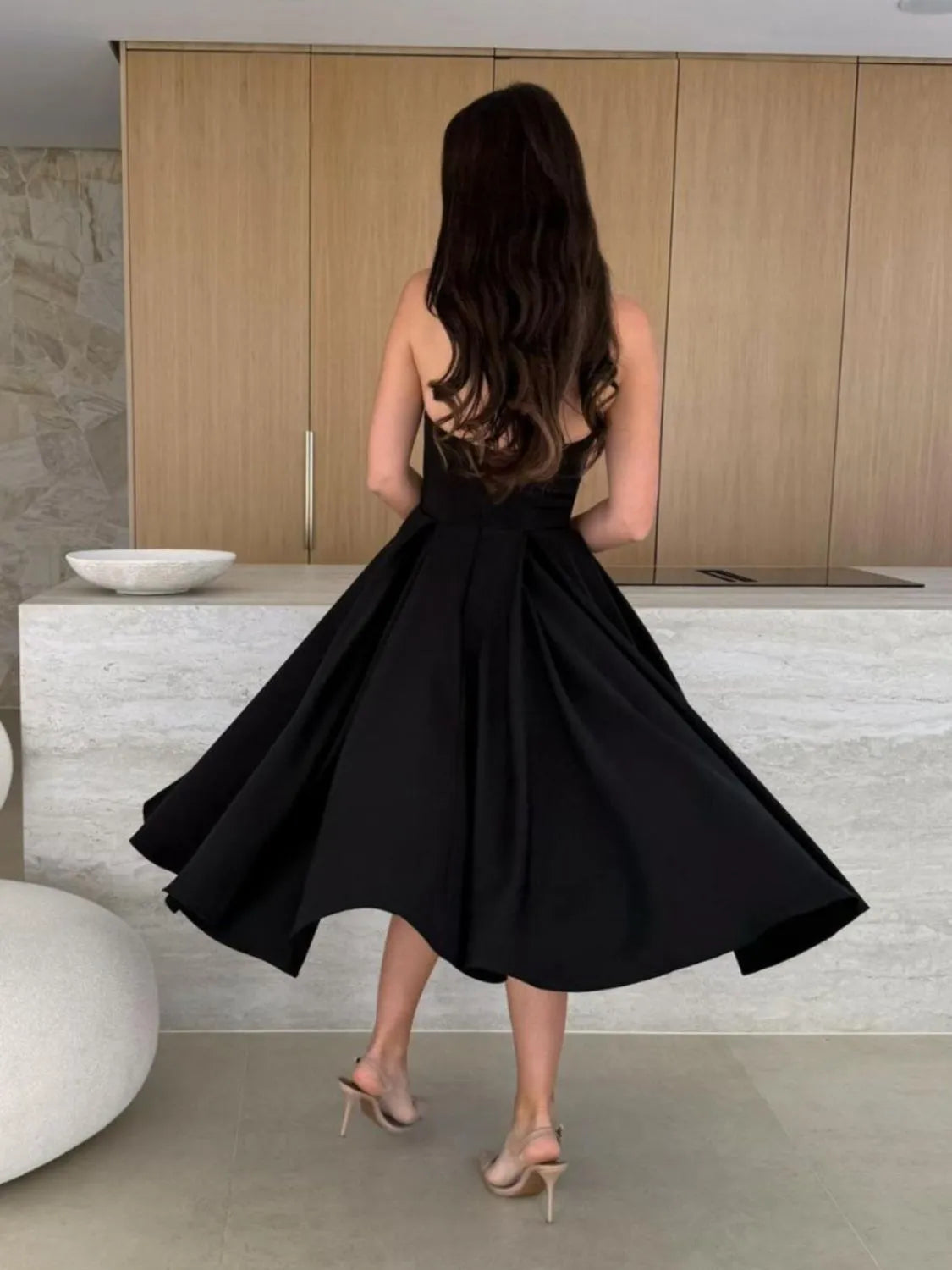Image of Solid Color Tube Midi Dress | Queeble.shop