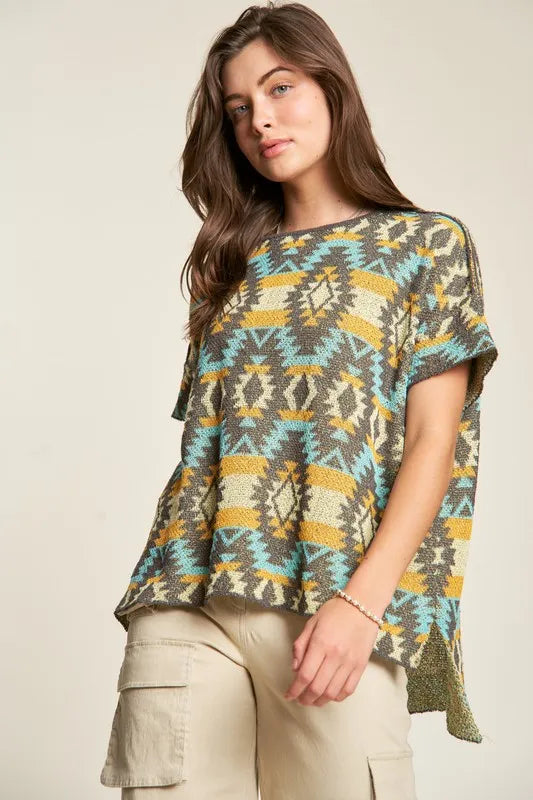 Image of Davi & Dani High-Low Geometric Round Neck Knit Top | Queeble.shop