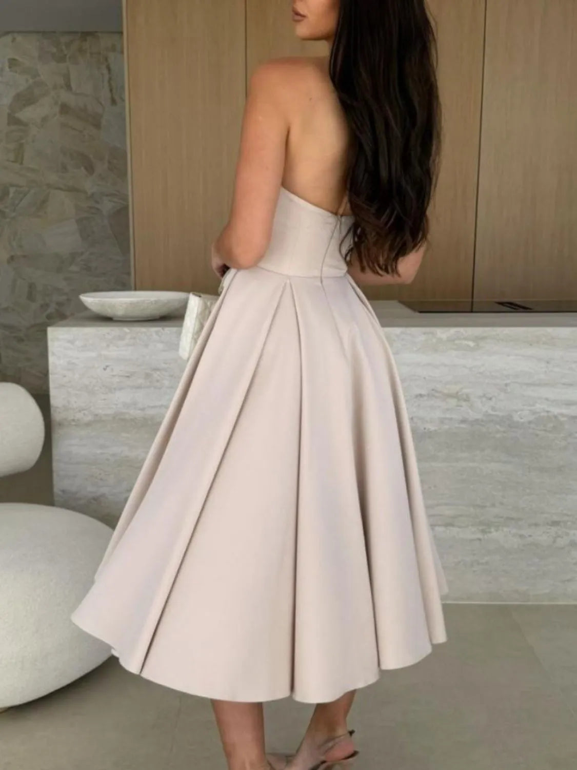Image of Solid Color Tube Midi Dress | Queeble.shop