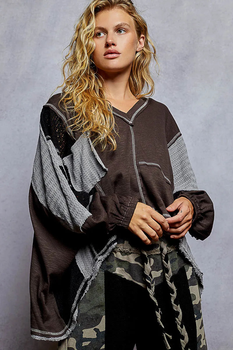Image of POL High-Low Hem Contrast Stitching V-Neck Top | Queeble.shop