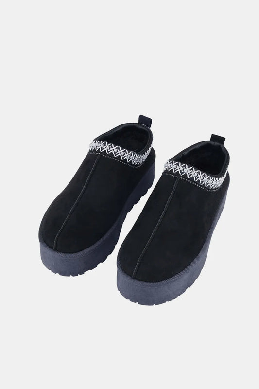 Image of Weeboo Platform Embroidered Trim Slip-On Boots | Queeble.shop