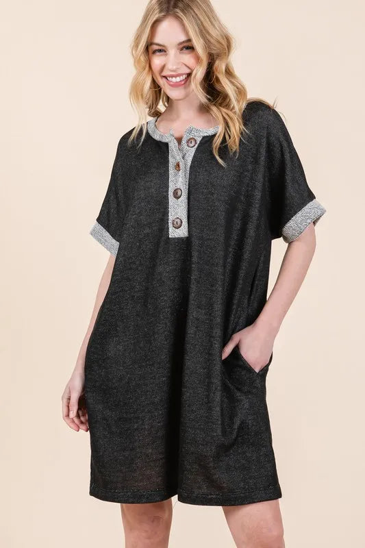 Image of Casual Contrast Trim Henley Dress | Queeble.shop