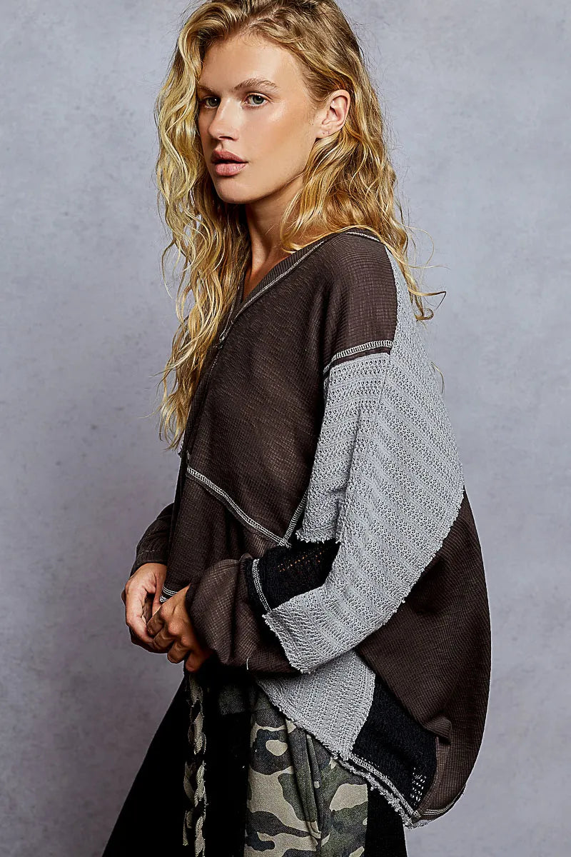 Image of POL High-Low Hem Contrast Stitching V-Neck Top | Queeble.shop