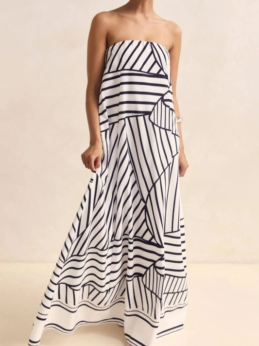 Image of Smocked Printed Tube Maxi Dress | Queeble.shop