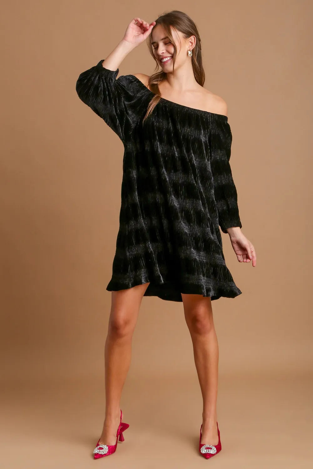 Image of Umgee Off-Shoulder Balloon Sleeve Velvet Mini Dress | Queeble.shop