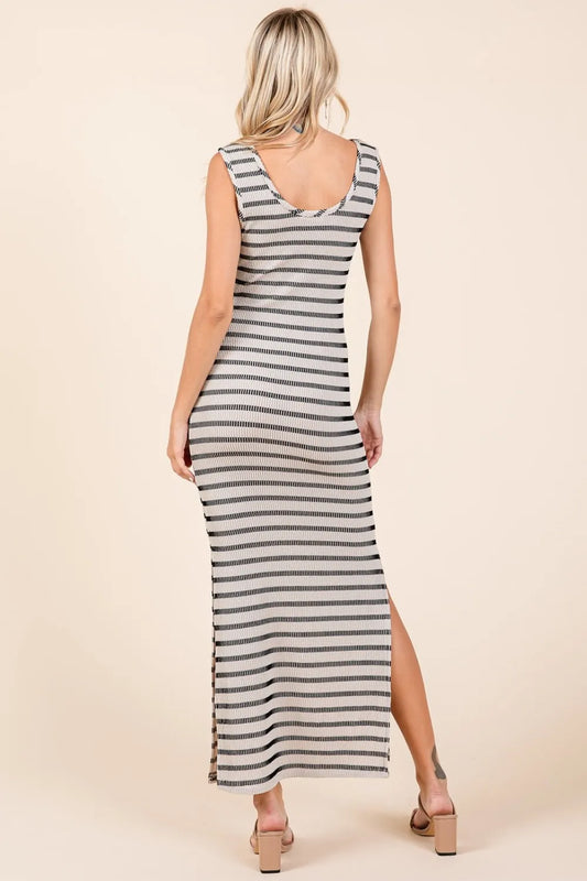 Image of Mittoshop Striped Scoop Neck Sleeveless Maxi Dress | Queeble.shop