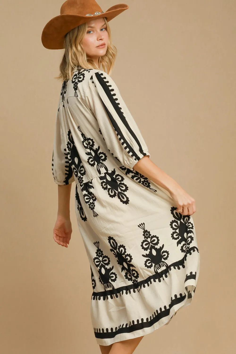 Image of Umgee Printed Notched Midi Dress | Queeble.shop