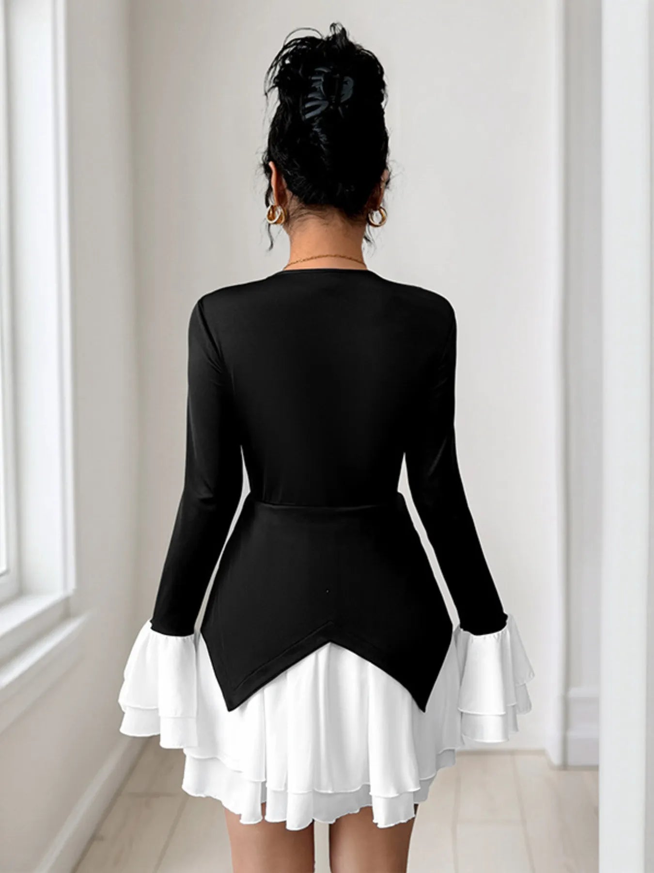 Image of Two Tone V-Neck Long Sleeve Mini Dress | Queeble.shop
