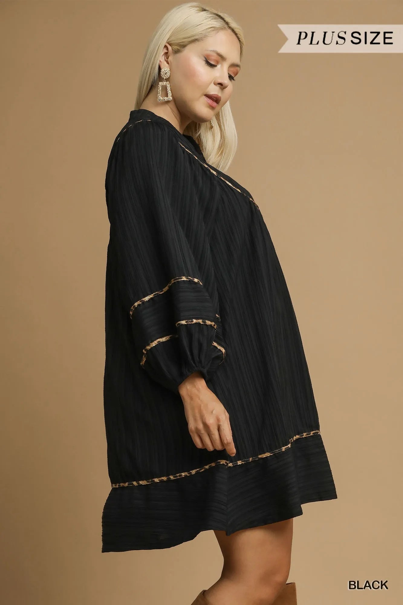 Image of Umgee Full Size Textured Babydoll Dress with Leopard Trim Plus Size | Queeble.shop