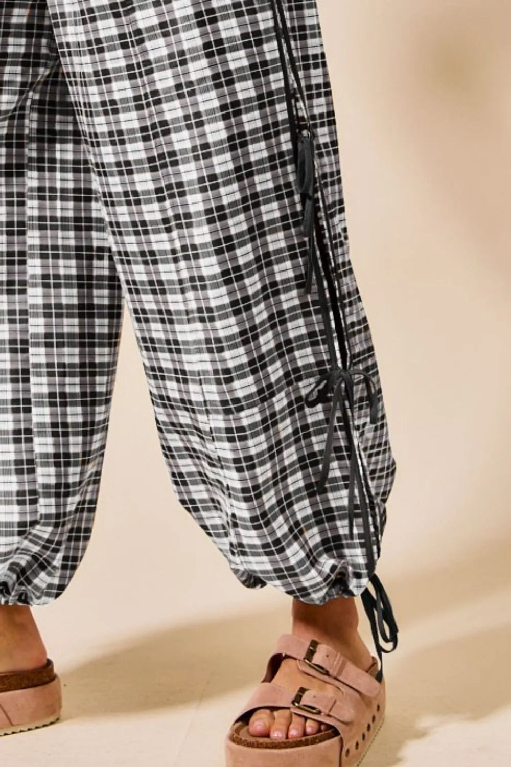 Image of SO ME Plaid Elastic Waist Balloon Pants | Queeble.shop