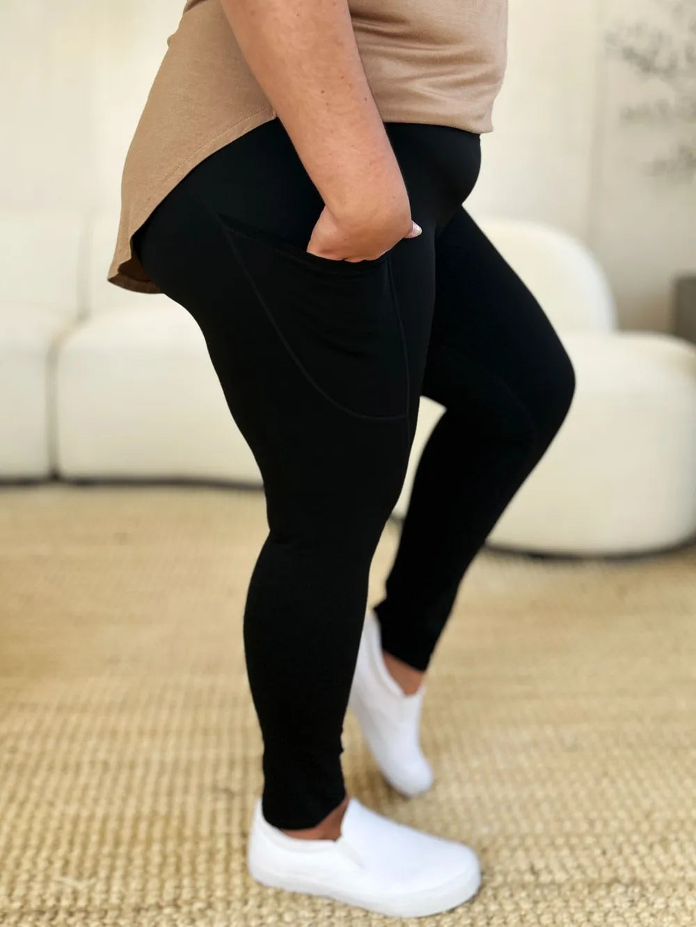 Image of Wide Waistband Sports Leggings | Queeble.shop