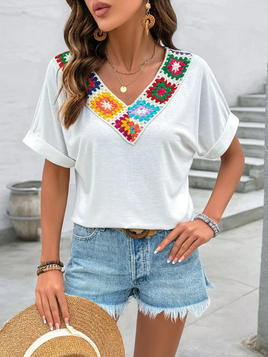 Image of Contrast V-Neck Short Sleeve Top | Queeble.shop