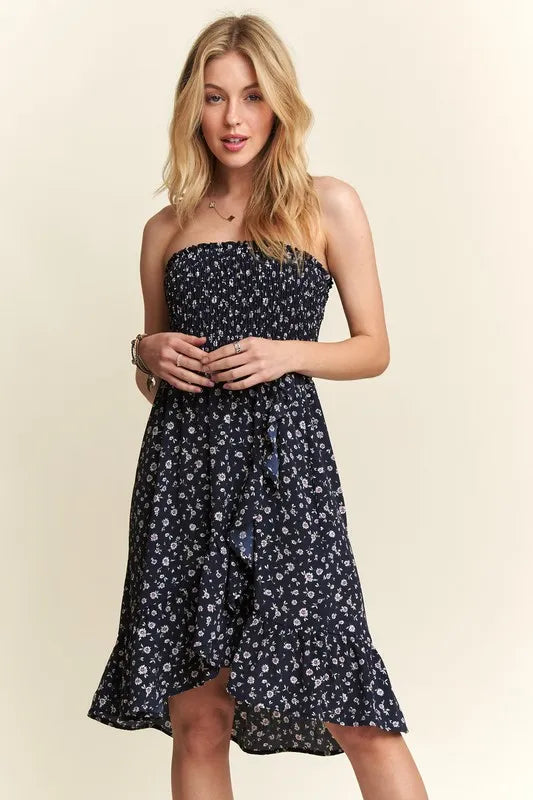 Image of ADORA Smocked Floral Tube Dress with Pockets | Queeble.shop
