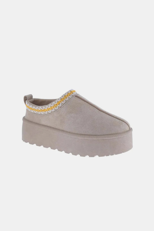 Image of Weeboo Platform Embroidered Trim Slip-On Boots | Queeble.shop