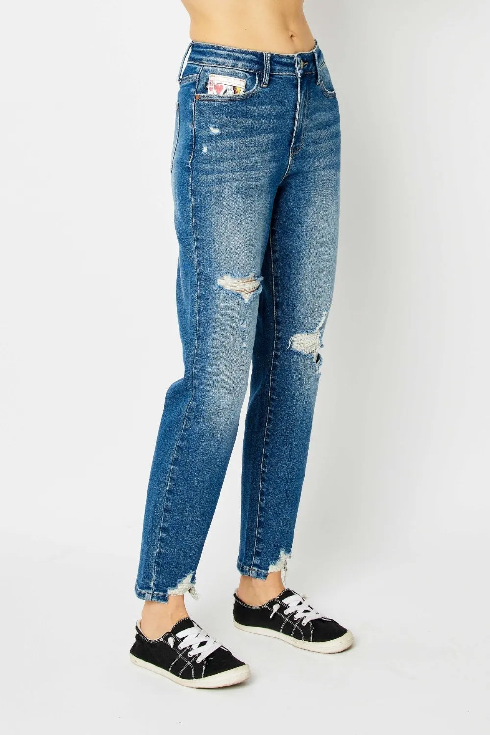 Image of Judy Blue Full Size Queen Of Hearts Coin Pocket BF Jeans | Queeble.shop