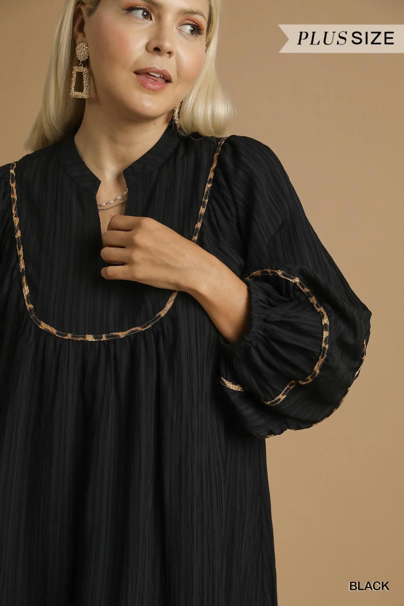 Image of Umgee Full Size Textured Babydoll Dress with Leopard Trim Plus Size | Queeble.shop