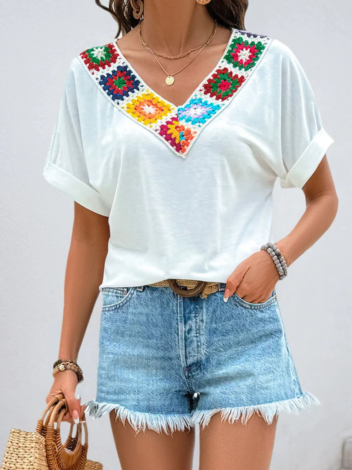 Image of Contrast V-Neck Short Sleeve Top | Queeble.shop