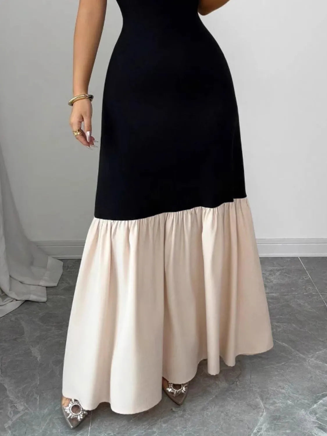 Image of Two-Tone Spaghetti Strap Maxi Dress | Queeble.shop