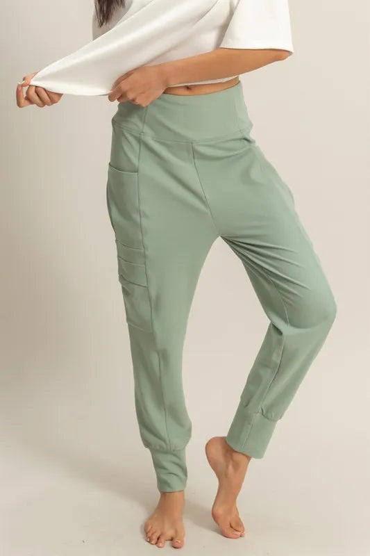 Image of HYFVE High-Waist Pocket Detail Comfy Sweatpants | Queeble.shop