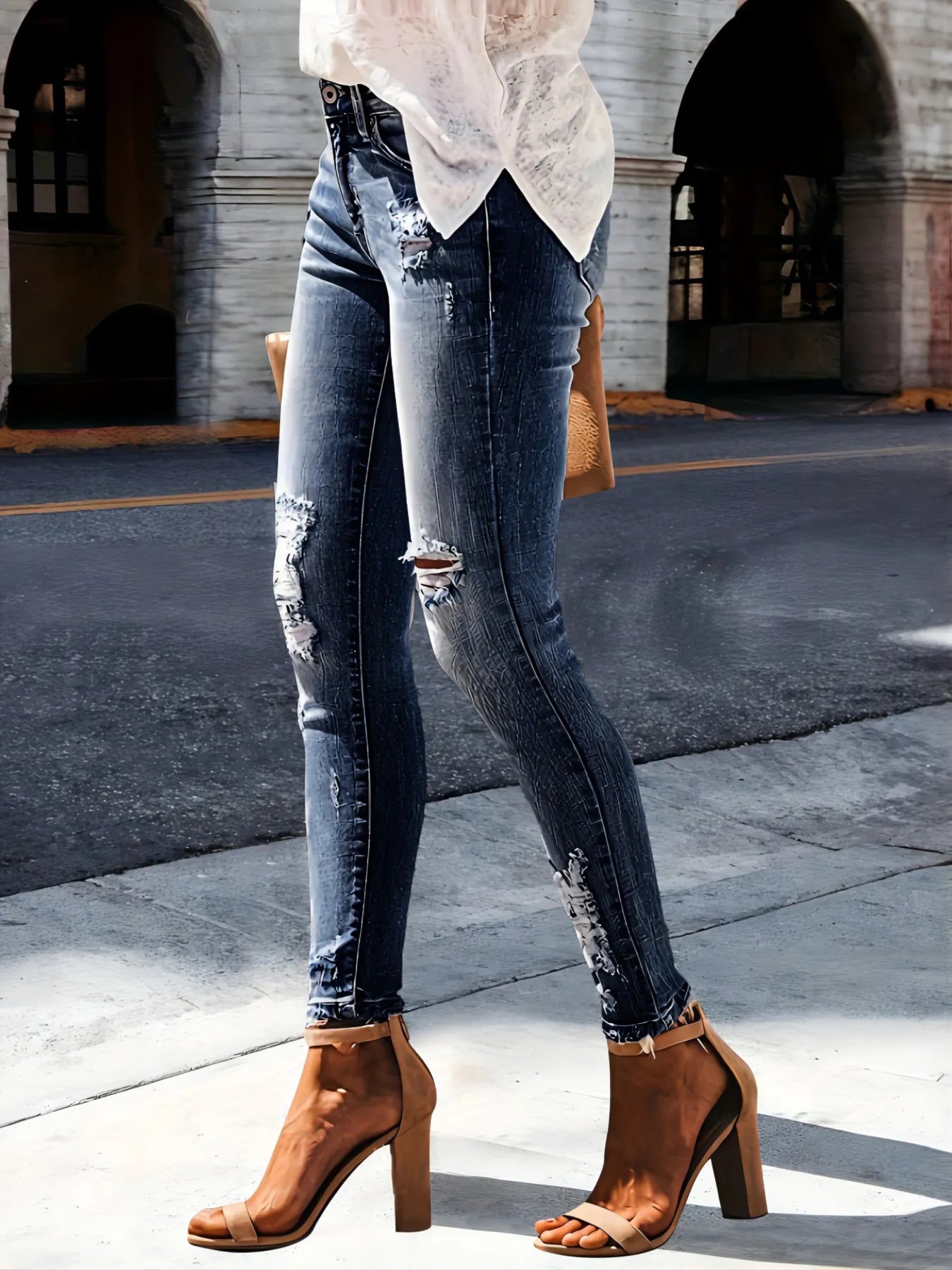Image of Distressed Skinny Jeans | Queeble.shop