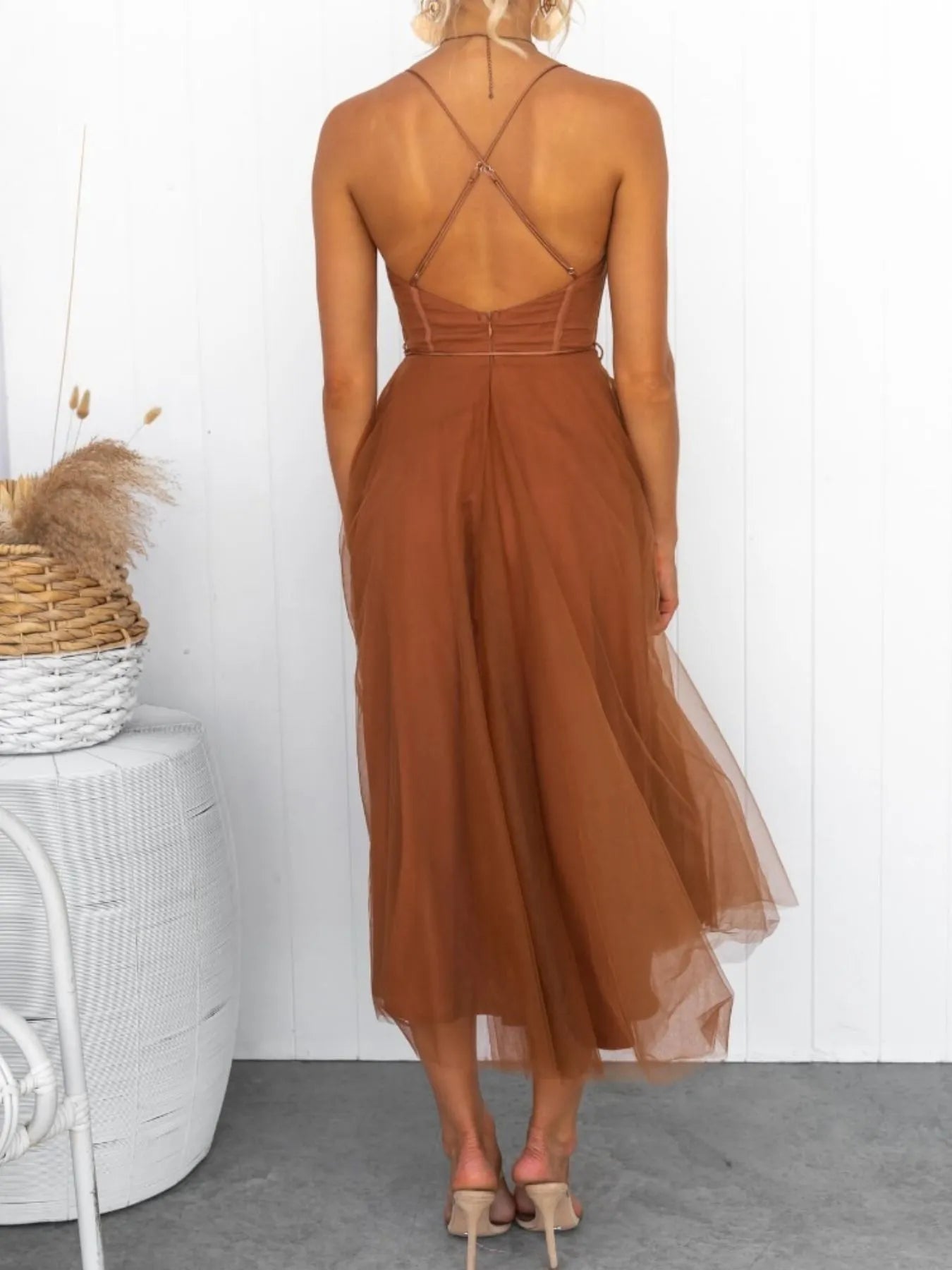 Image of Sweetheart Neck Tulle Midi Dress | Queeble.shop
