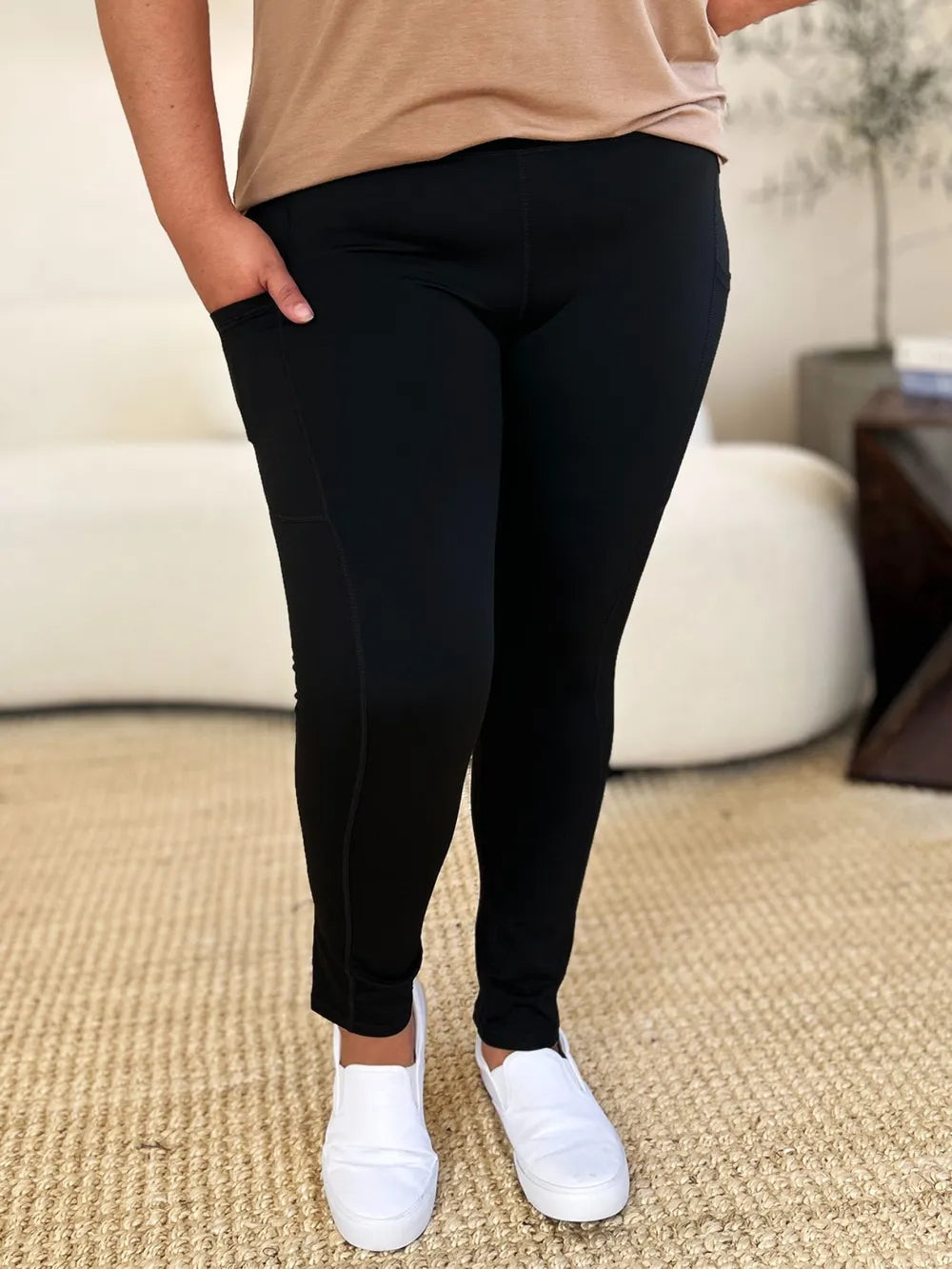 Image of Wide Waistband Sports Leggings | Queeble.shop