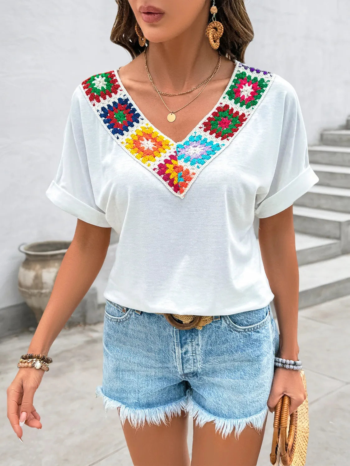 Image of Contrast V-Neck Short Sleeve Top | Queeble.shop