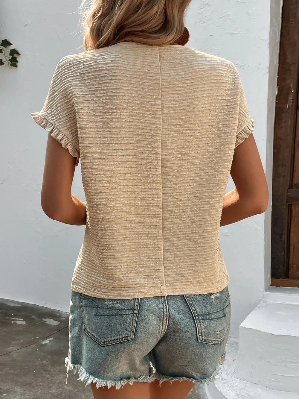 Image of Texture Round Neck Short Sleeve T-Shirt | Queeble.shop