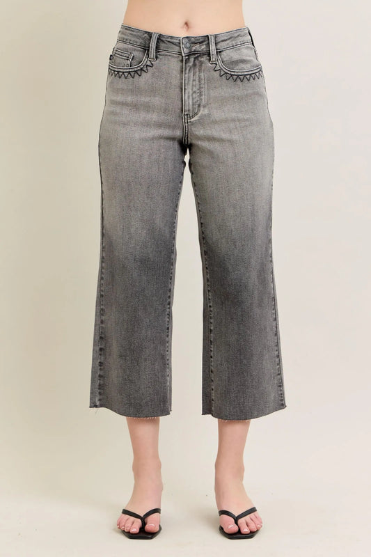 Image of Judy Blue Full Size Wide Leg Capris Jeans Plus Size | Queeble.shop