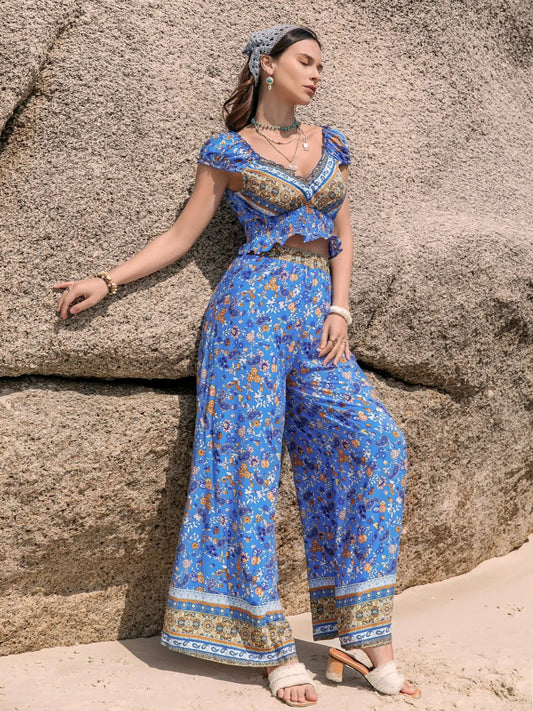 Image of Printed V-Neck Top and Pants Set | Queeble.shop
