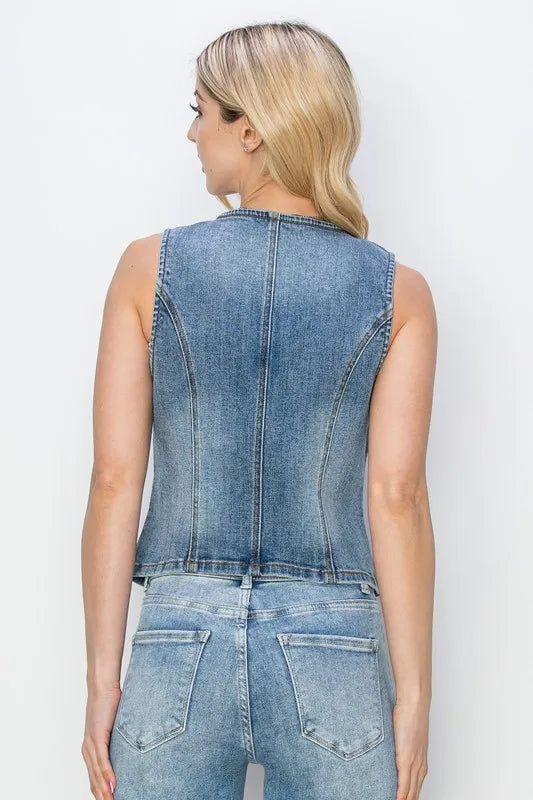 Image of RISEN Full Size V-Neck Button Down Vest Plus Size | Queeble.shop