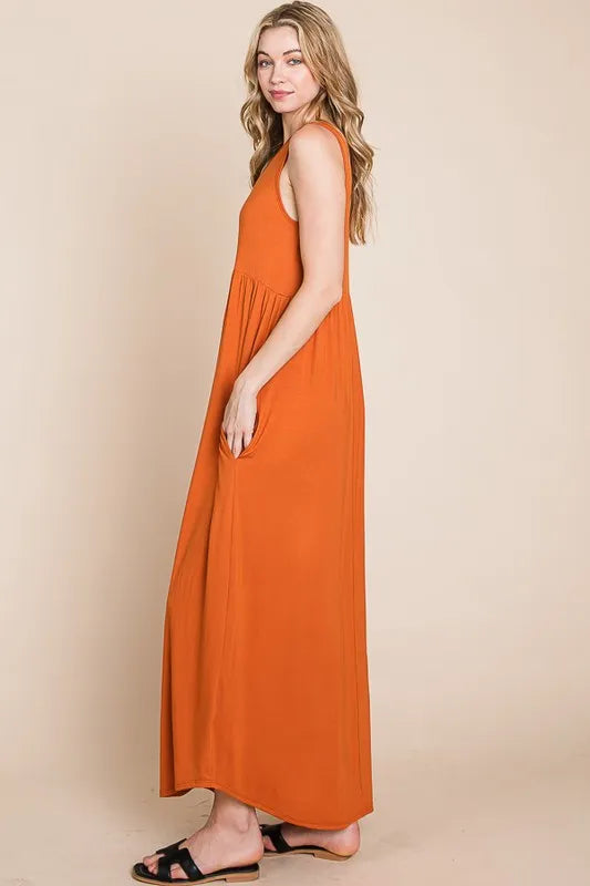 Image of BOMBOM Sleeveless Maxi Dress with Pockets | Queeble.shop