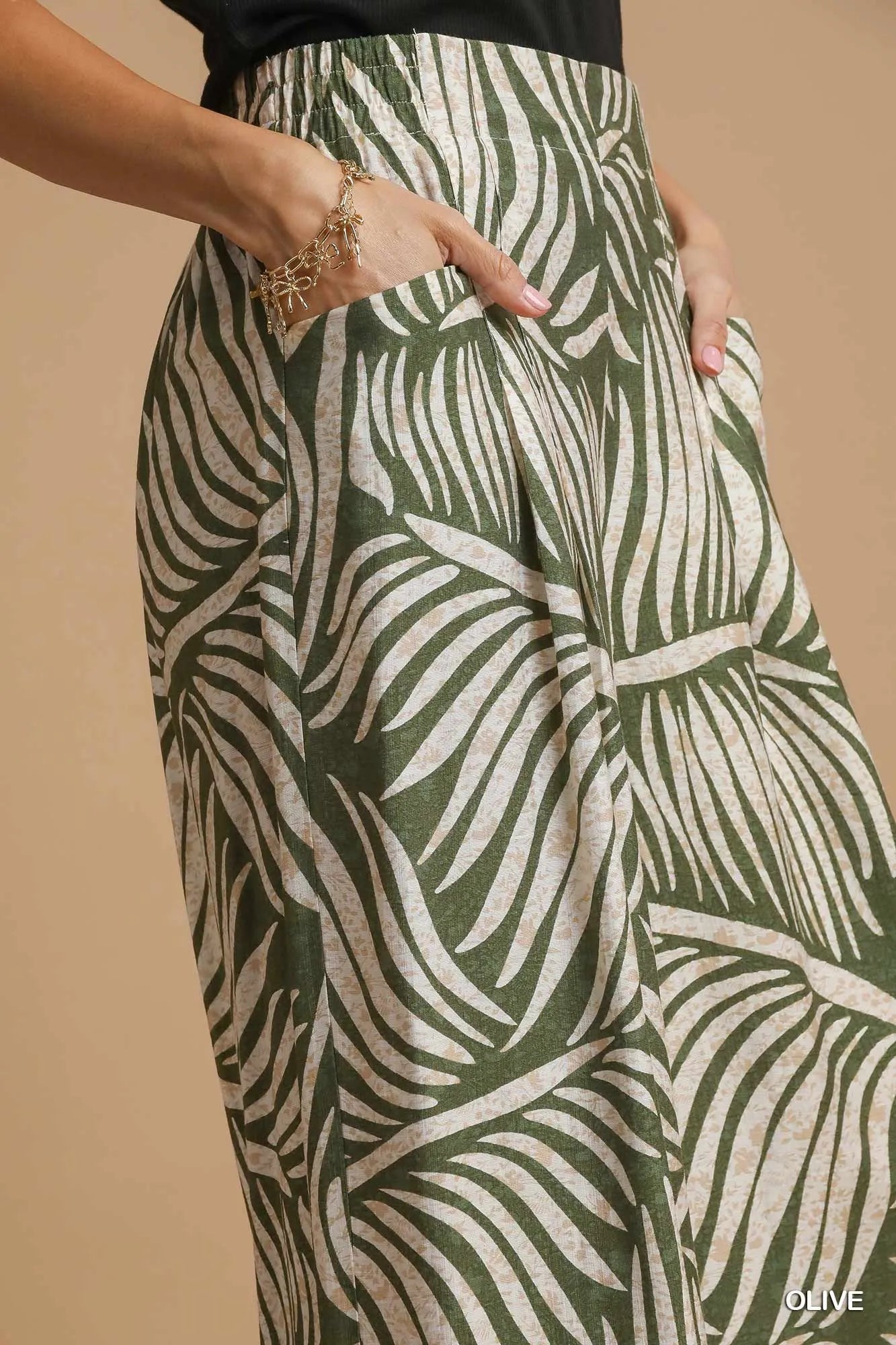 Image of Umgee Palm Leaf Print Wide Leg Culotte Pants | Queeble.shop