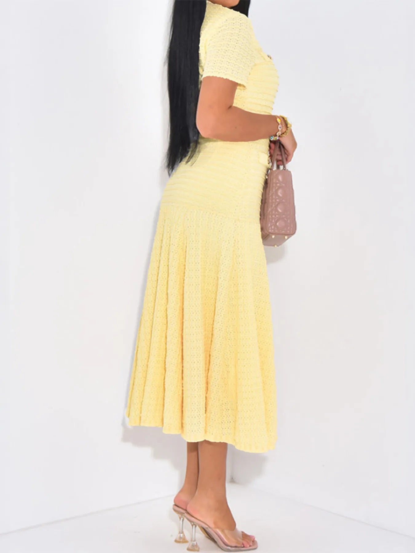 Image of Textured Knit Short Sleeve Dress | Queeble.shop