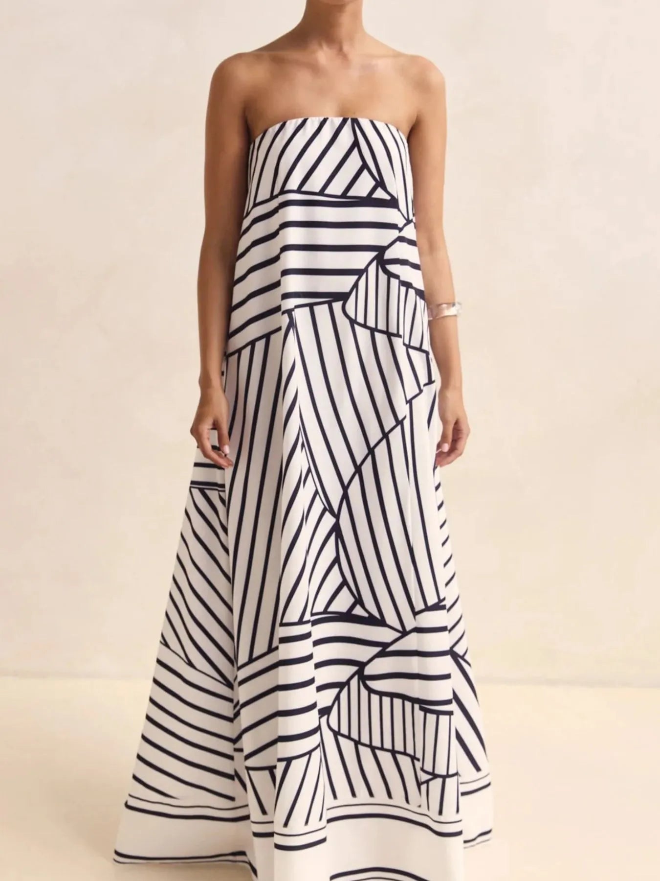 Image of Smocked Printed Tube Maxi Dress | Queeble.shop