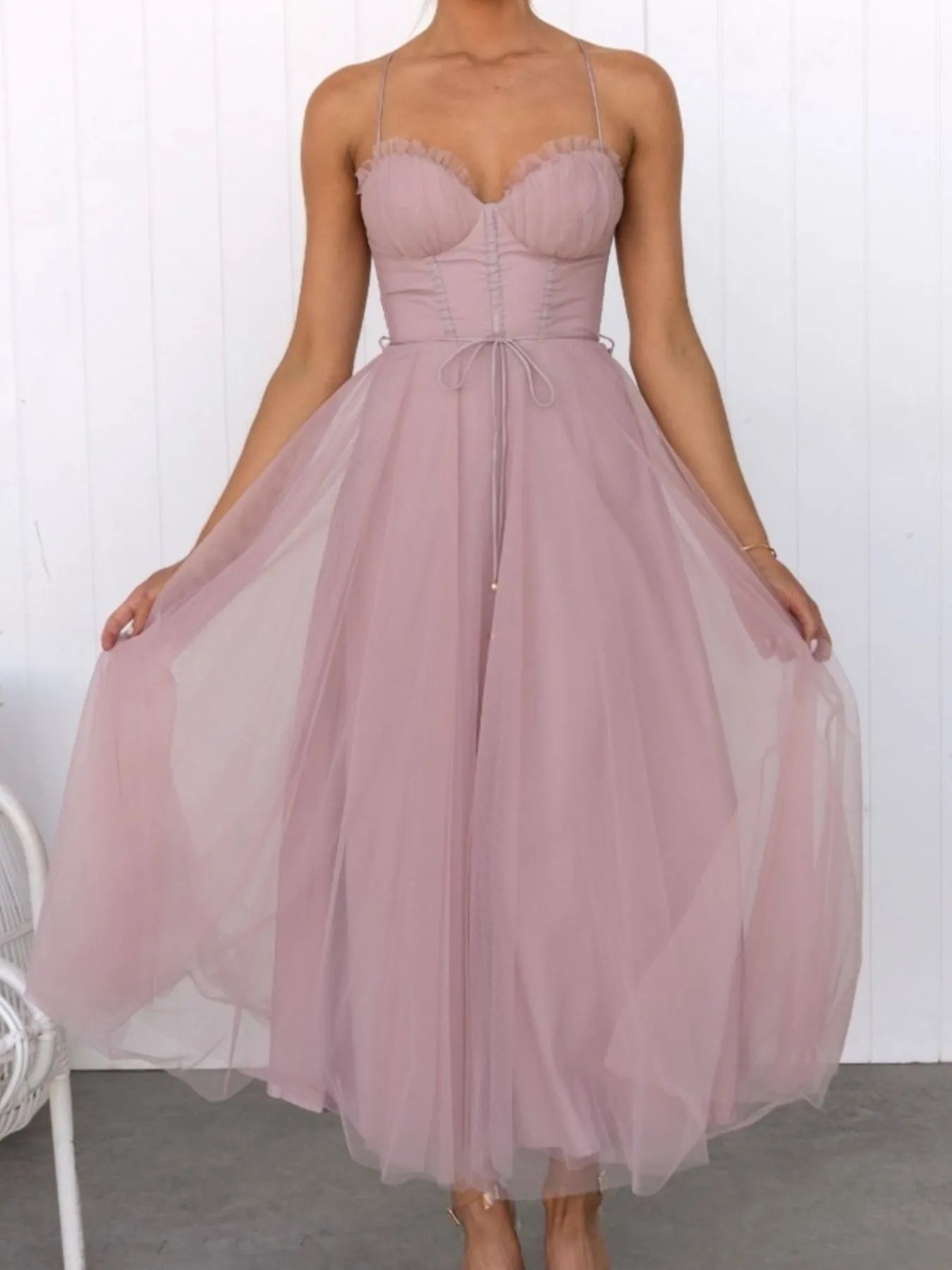Image of Sweetheart Neck Tulle Midi Dress | Queeble.shop