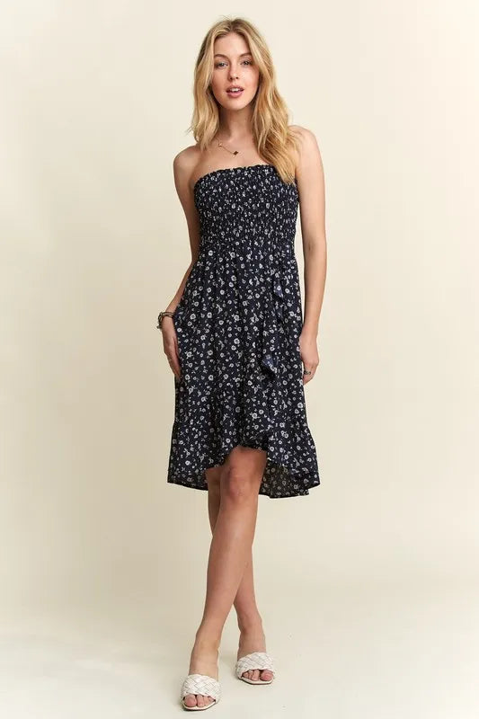Image of ADORA Smocked Floral Tube Dress with Pockets | Queeble.shop