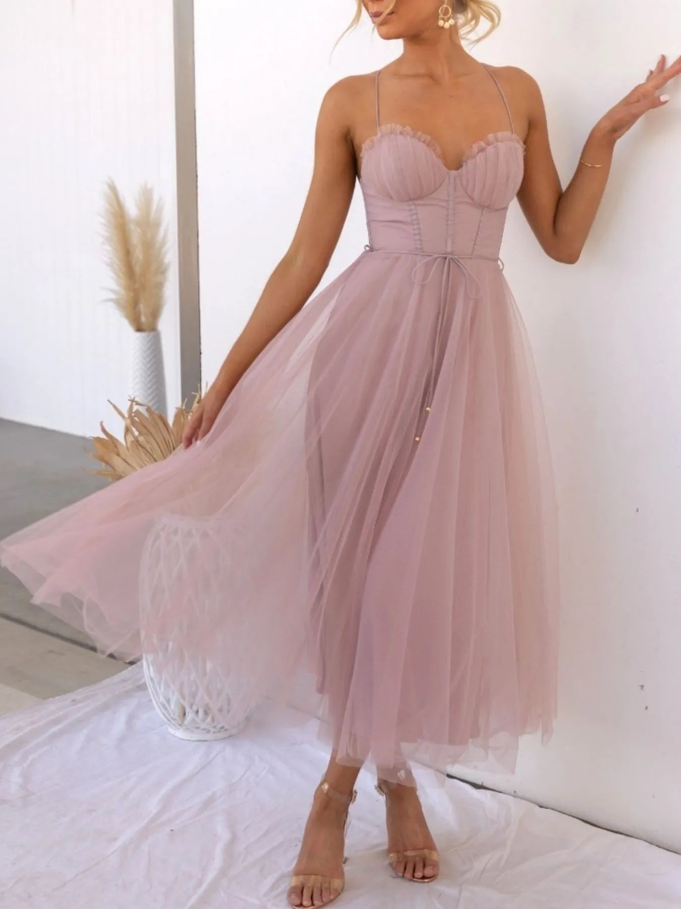 Image of Sweetheart Neck Tulle Midi Dress | Queeble.shop