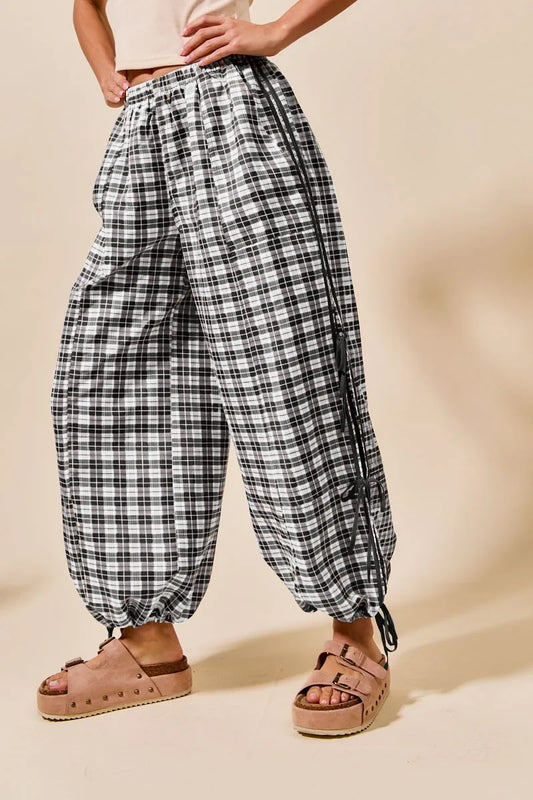 Image of SO ME Plaid Elastic Waist Balloon Pants | Queeble.shop