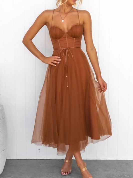 Image of Sweetheart Neck Tulle Midi Dress | Queeble.shop