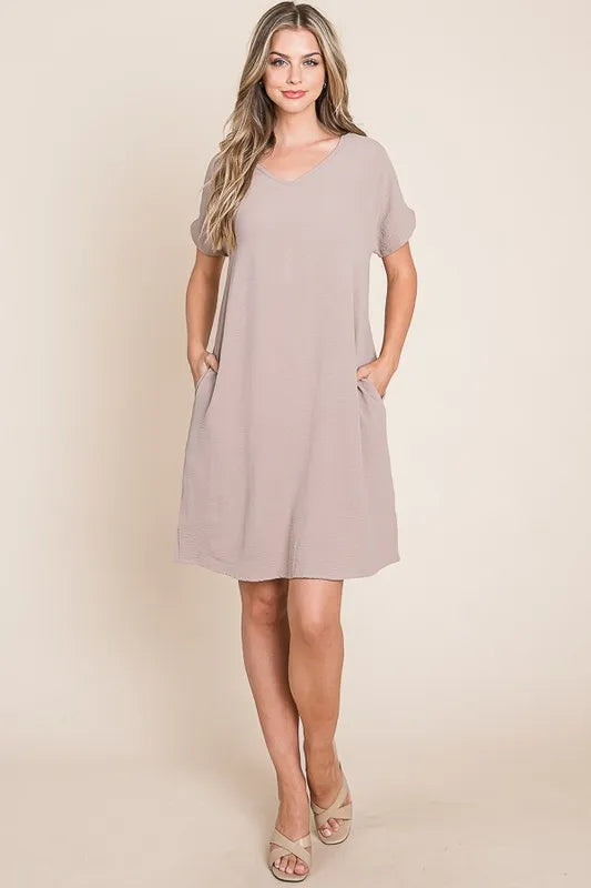 Image of BOMBOM V-Neck Short Sleeve Dress with Pockets | Queeble.shop