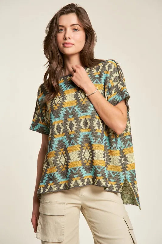 Image of Davi & Dani High-Low Geometric Round Neck Knit Top | Queeble.shop