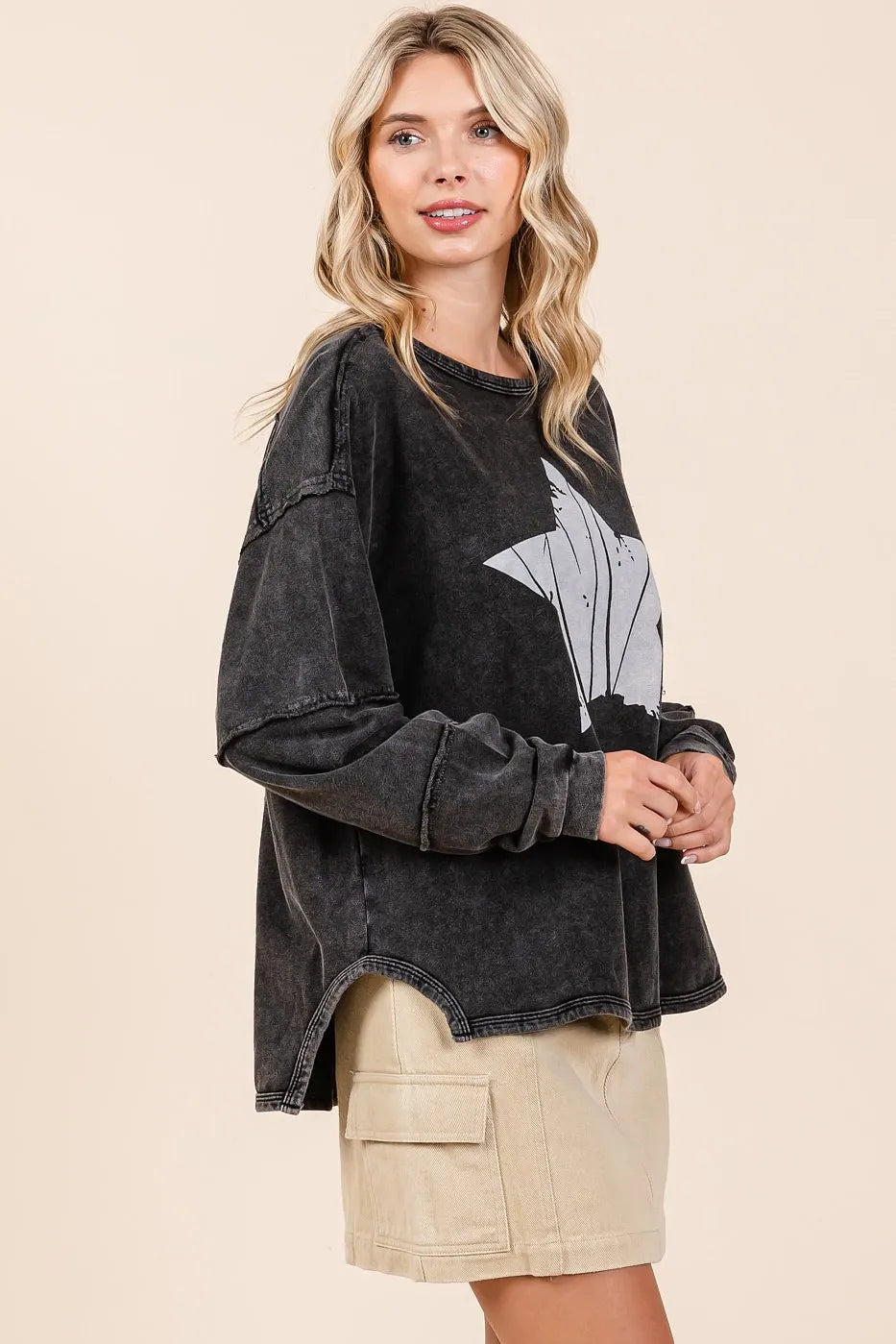 Image of Mittoshop Star Graphic Mineral Wash Long Sleeve Top | Queeble.shop