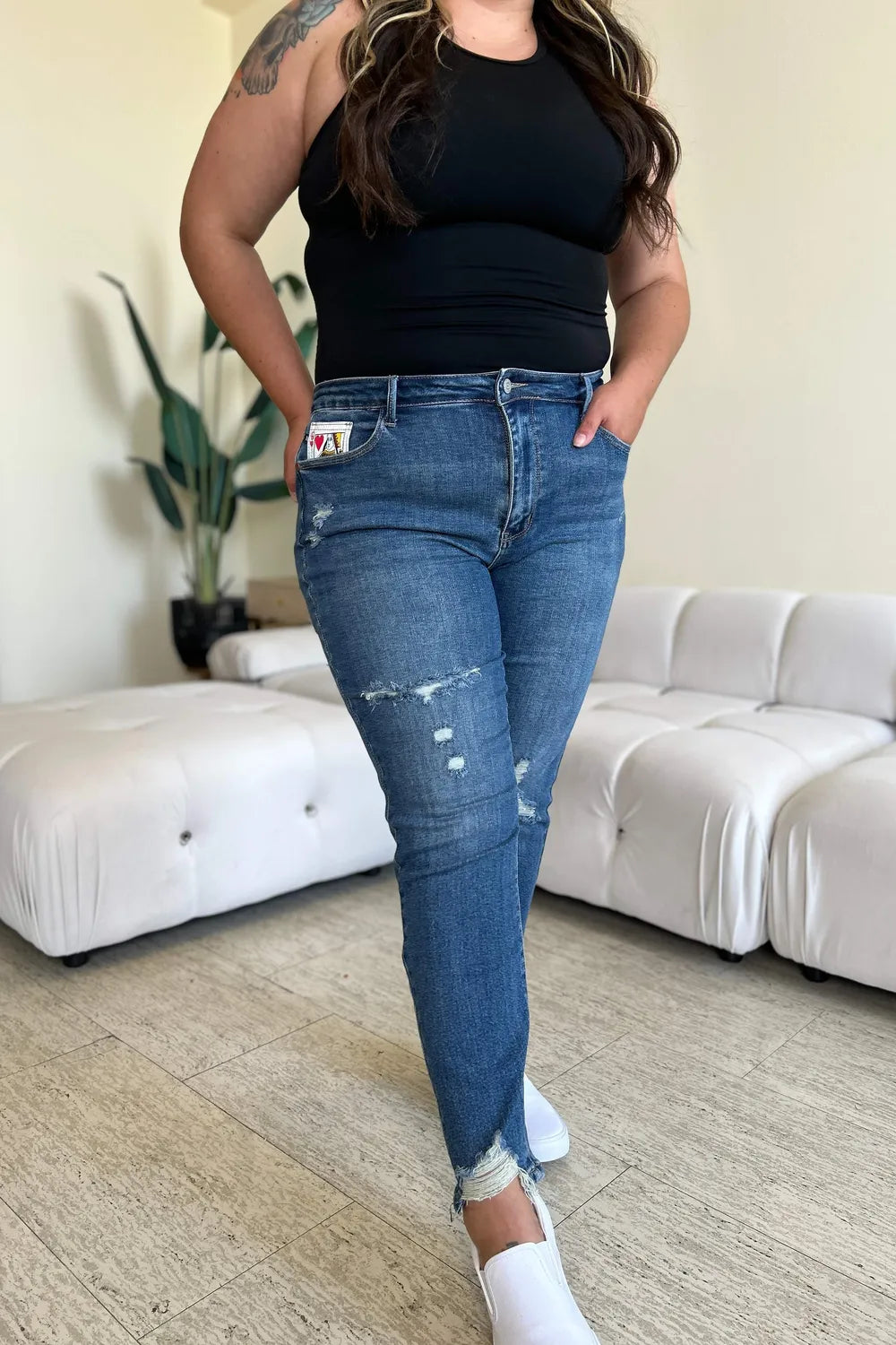 Image of Judy Blue Full Size Queen Of Hearts Coin Pocket BF Jeans | Queeble.shop