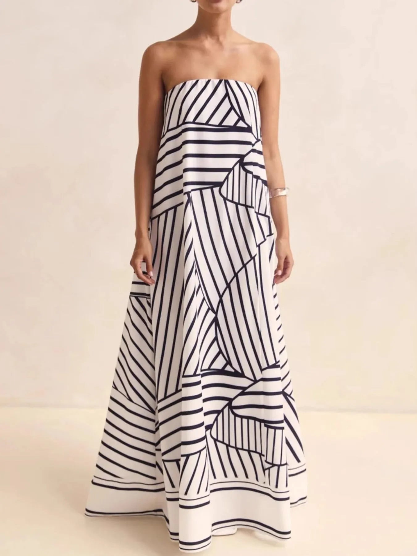 Image of Smocked Printed Tube Maxi Dress | Queeble.shop