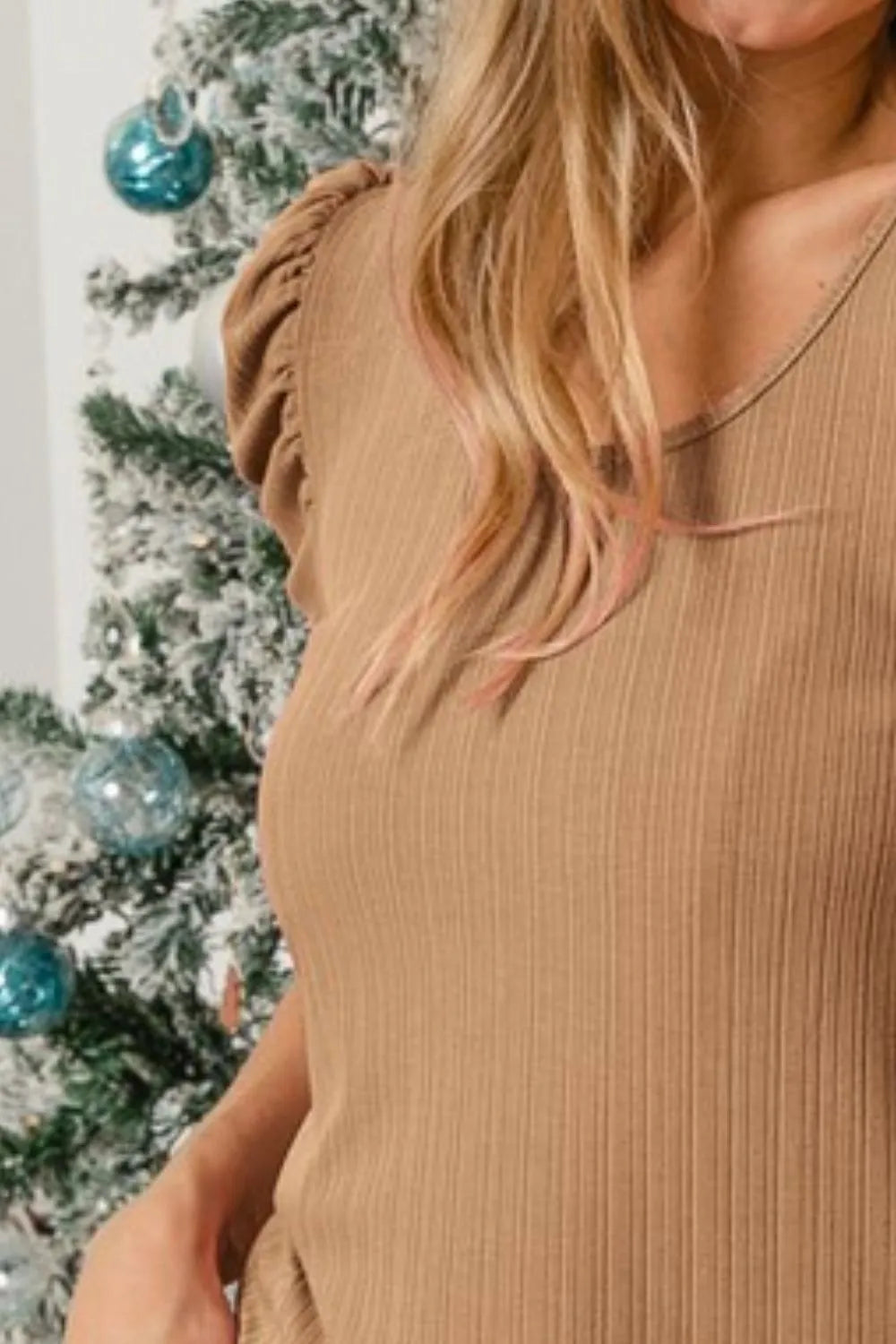 Image of BiBi Verigated Rib Knit Puff Sleeves Shorts Top | Queeble.shop