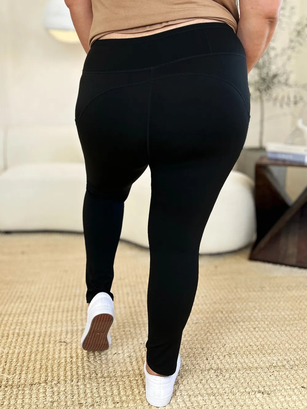 Image of Wide Waistband Sports Leggings | Queeble.shop