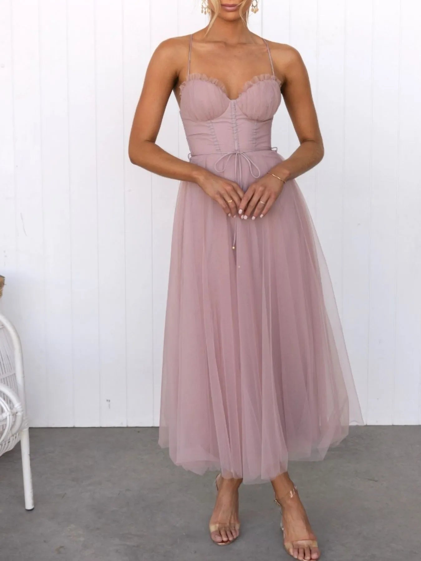 Image of Sweetheart Neck Tulle Midi Dress | Queeble.shop