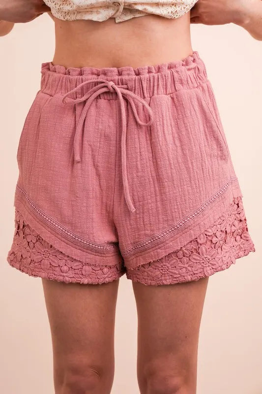 Image of VERY J Lace Contrast Detail Woven Shorts | Queeble.shop